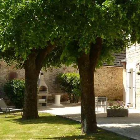 Maison En Pierre Renovee Avec Jardin Clos Et Terrasse, Proche Sites Unesco, A Coly-saint-amand - Fr-1-616-19